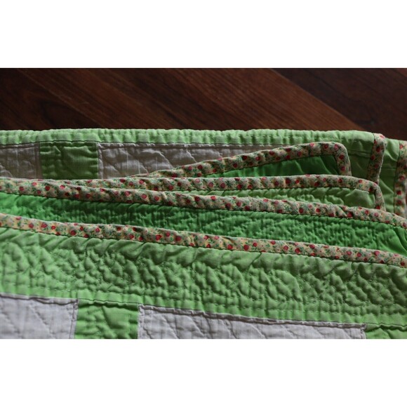 Vintage Peter Rabbit Cross Stitch Hand Embroidered Baby Quilt  Blanket 39X29 - Picture 8 of 15